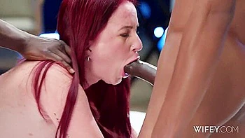 Heftige Fickorgie mit rotblonder Milf