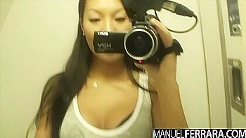 Asa Akira asiatique, jouets, grosse bite et fetish pieds