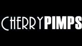 Milf blonde aux gros seins se fait baiser