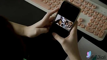 Garota asiática Han Nixi foge para foda na praia com boquete e gozada