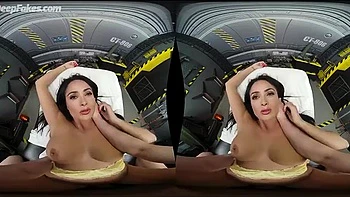 Desperado latina de peitos grandes na cowgirl e missionário