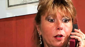 Reife Blondinen helfen Ehemann bei seinem harten Schwanzproblem