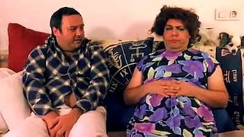 Große Titten Dienstmädchen fickt mit Blowjob, Doggy und Cowgirl