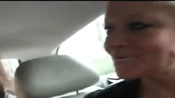 Француженки лижут киску и трахнут сзади