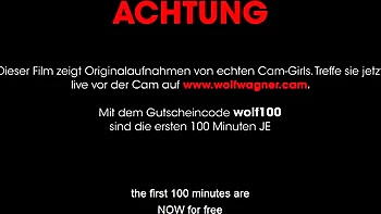 Sidney Dark fodendo mãe gótica no trem à vista de todos