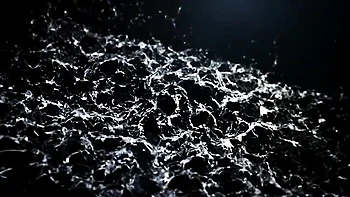 Brunette Lana Ray mijando forte, diversão com golden showers