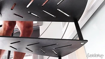 Milf latina chupando polla y explotando en leche