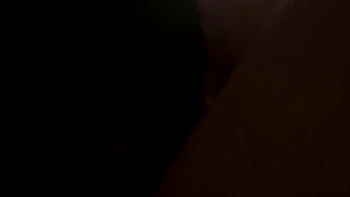 Белая сука служит ради огромного чёрного члена