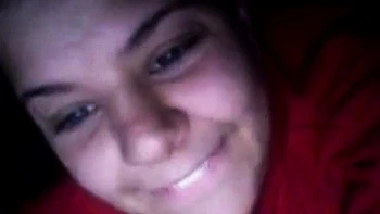 Брюнетка пышка дрочит жирную киску и жопу на вебке