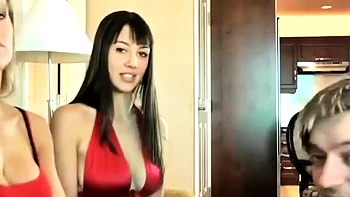 Принцесса Лайн и Сира Линч в грязном фемдом втроём