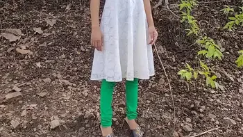 रांड़ को जंगल में जाकर उसकी चूत फाड़ दी