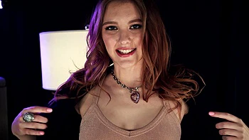 Couple baise Melody Marks hardcore avec des fellations profondes