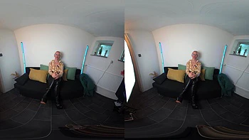 Blonde allemande amateur jouit fort en VR