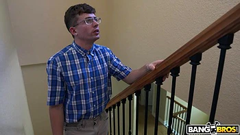 Волосатая блондинка MILF трахается на крыше