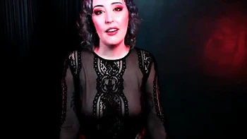 Miss Faith Rae confessa ser gay em solo webcam