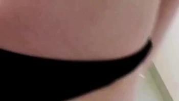 Возбуждённая MILF VicaTS жестко трахнута с большим членом