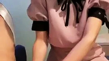 Asiatische Tussi fickt Doggy und Missionarsstellung