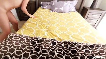 Райлин Энн скачет на огромном черном члене жестко