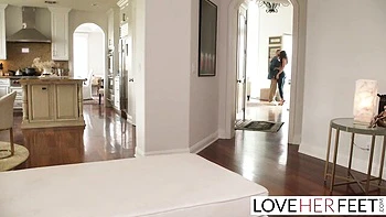 O fetiche por pés de Katrina Colt com meias e adoração