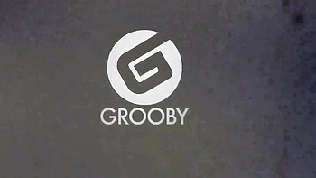 Transexual se masturba sozinha no cu e na buceta