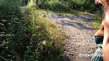 Mi esposa Luna follada en público - ama de casa italiana con gran polla