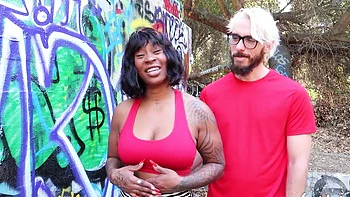 Couple ebony en forme baise dur avec orgasmes puissants