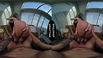 Латиноамериканка брюнетка Харли Хейз трахает парня Оливера Дэвиса