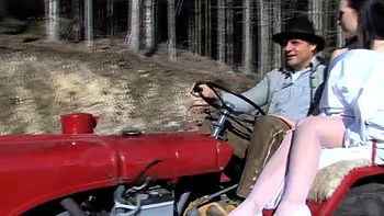 Gangbang con recién casados: chupadas, doggy y vaquera