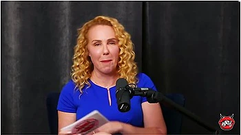 Britische Milf Bonnie Blue unzensiert bei Holly Randall