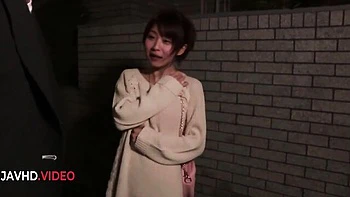 Madura japonesa fodendo e chupando com brinquedos