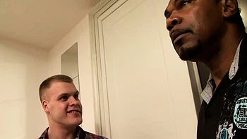 Gros noir baise le cul d'Adele Sunshine