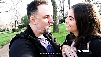 Morena dando o cu na primeira transa anal