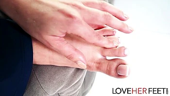 Gal Ritchie no JOI com sexo nos pés