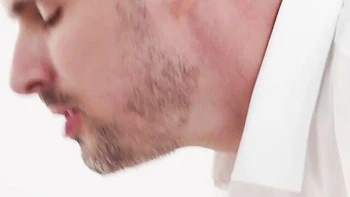 Princesa gostosa de 18 anos chupando e fodendo de quatro