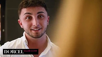 Action ou vérité à trois : blondes et brunes aux gros seins naturels