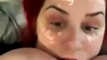 Brune amateur baise ses grosses nichons