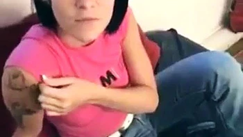 Любительница с большой жопой ебется наездницей и сзади