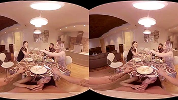 Ханна Шоу сосёт член и трахает сзади