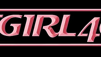 Blonde mûre britannique au gros cul et seins, branle solo