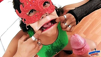 AN291: boquete e gozada na peituda latina