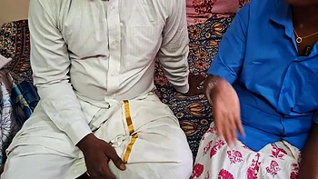 Öffentlicher Ratschef fickt seine Hilfesuchende