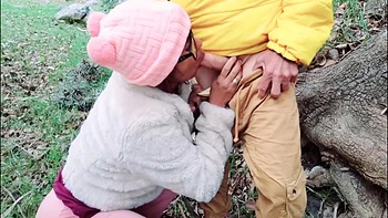 Madurita tetona y culo grande chupa polla pervertida y se la follan en su jugosa pussy