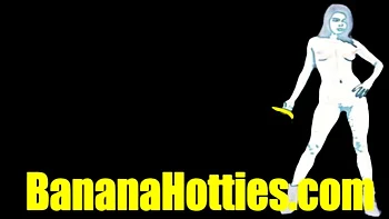 Amateur morena se desnuda en la calle pública