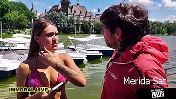 Loira gostosa Merida monta, lambe e goza com creampie