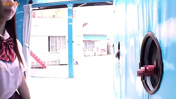 Petite amie étudiante asiatique baisée avec grosse queue et creampie