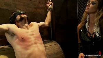 Chastity CBT Femdom 3: Domina loira com bondage e pegging