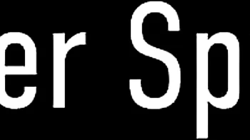 Julia Ann peituda mostra seus peitos quentes