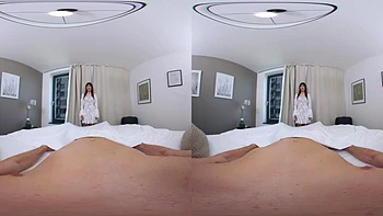 Brune asiatique en cowgirl VR