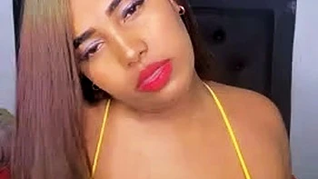 Thayana Baby — толстая блондинка MILF на вебкаме