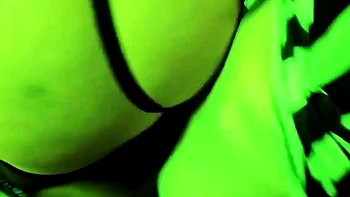 Große Titten Milf solo mit Strümpfen